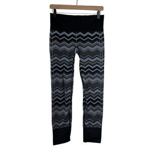 Lululemon Heathered Slate Ebb To Street Pant Seamless Leggings. Gray black chevr